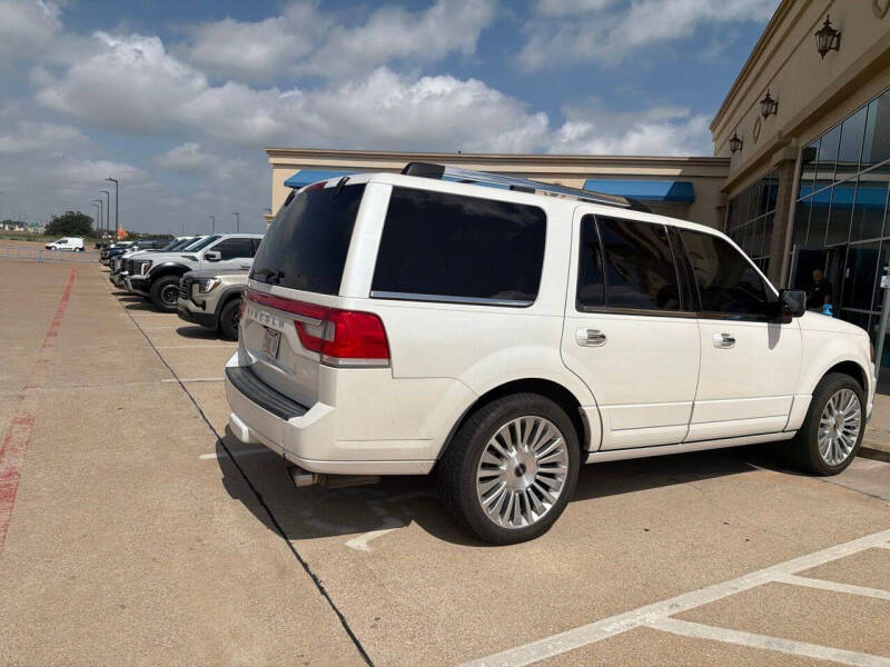 2017 Lincoln Navigator Select
