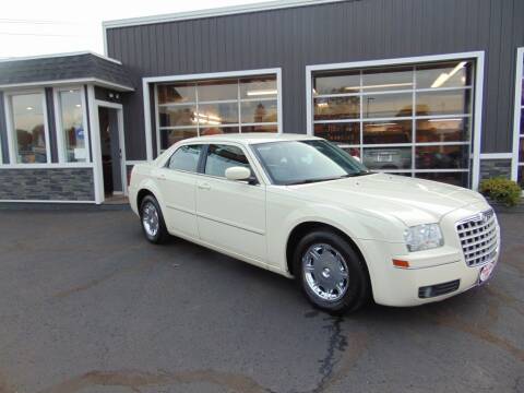 2005 Chrysler 300 for sale at Akron Auto Sales in Akron OH