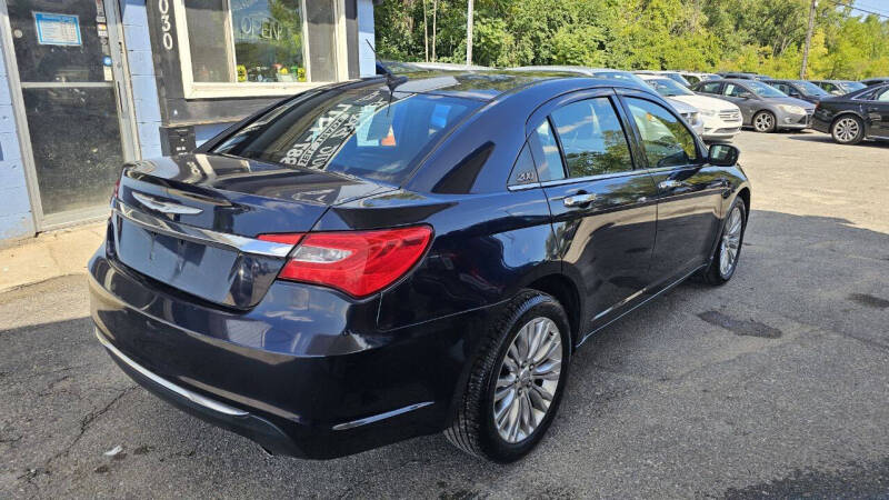 2011 Chrysler 200 Limited