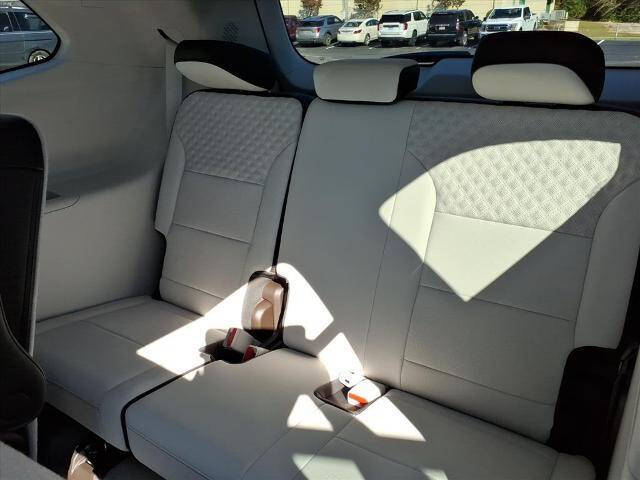2026 GMC Acadia Denali - Photo 10