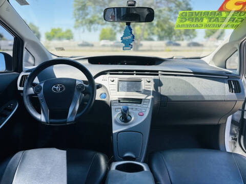 2013 Toyota Prius Three