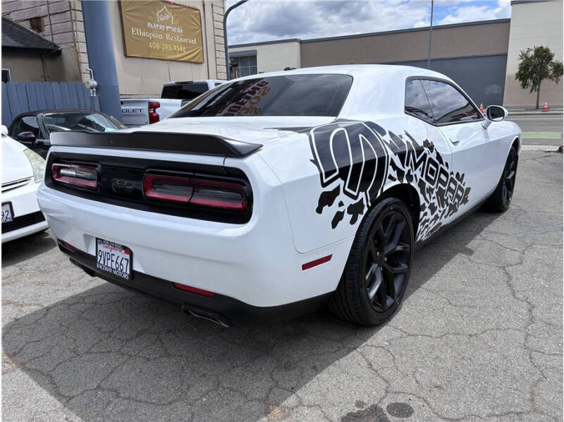 2023 Dodge Challenger SXT