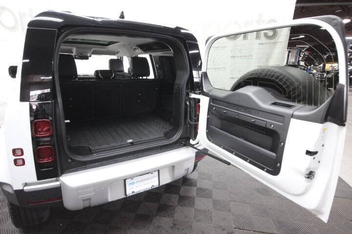 2020 Land Rover Defender 110 SE