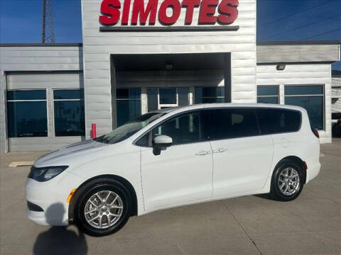 2023 Chrysler Voyager for sale at SIMOTES MOTORS in Minooka IL