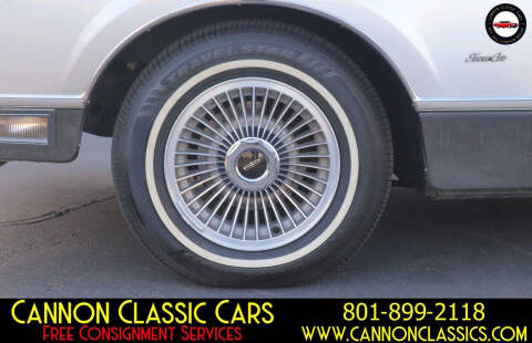 1984 Lincoln Town Car Signature