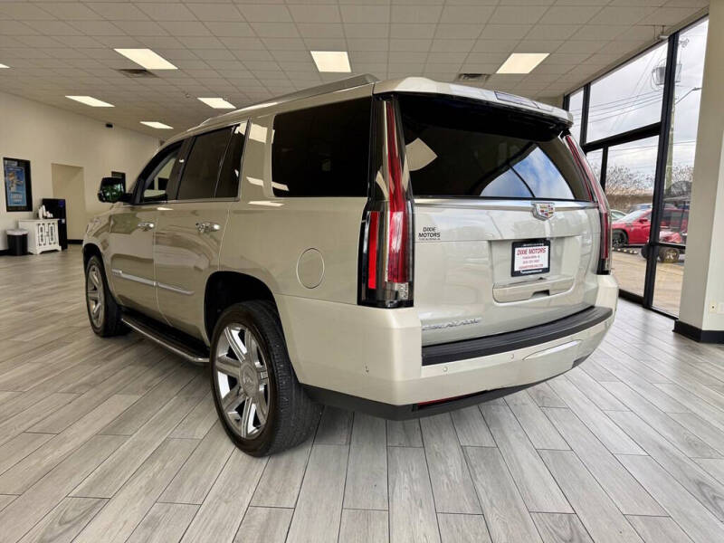 2017 Cadillac Escalade Luxury