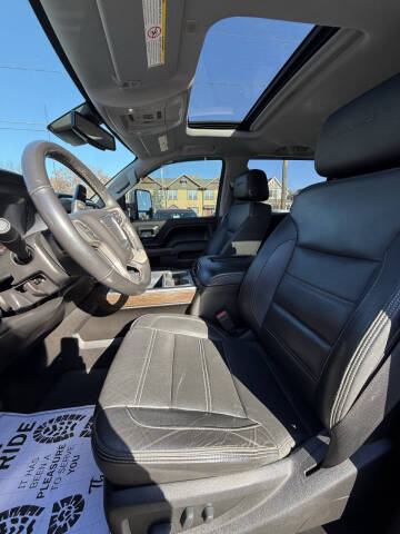 2017 GMC Sierra 3500HD Denali