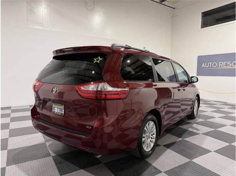 2017 Toyota Sienna