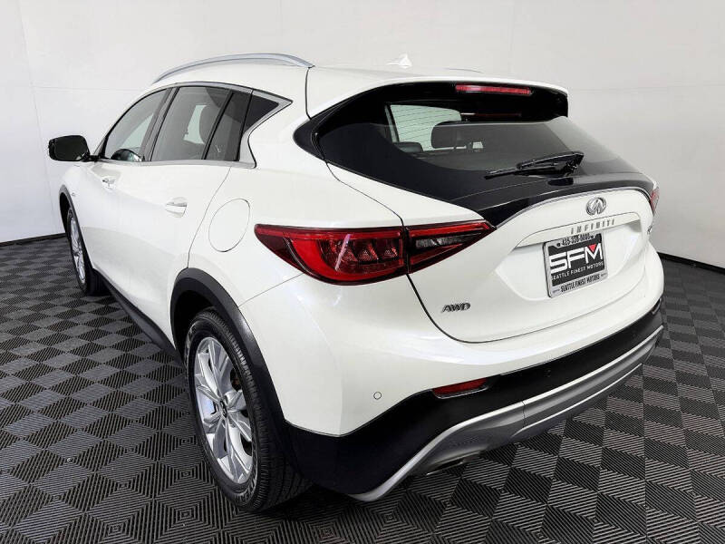 2017 Infiniti QX30 Premium