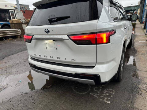 2024 Toyota Sequoia Platinum