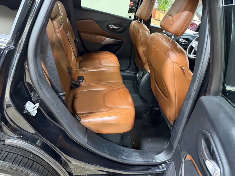 2019 Jeep Cherokee Overland