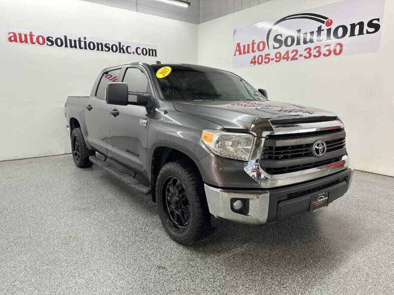2015 Toyota Tundra SR5's photo