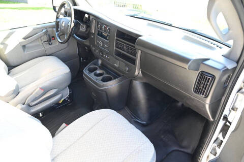 2023 Chevrolet Express 2500