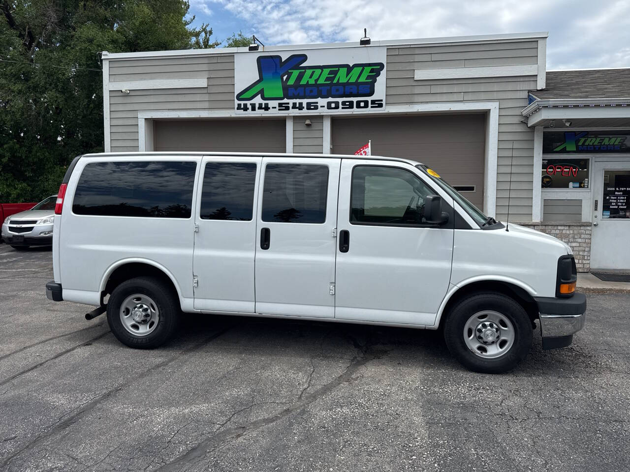 White 2017 Chevrolet Express LS 2500 LS 2500 3dr Passenger Van 2