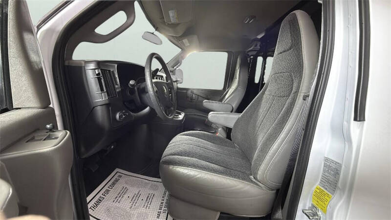 2024 Chevrolet Express 2500