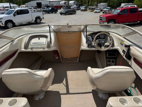 1900 Larson Boats BOWRIDER