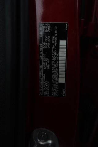 2023 Volvo XC40 B5 Ultimate Dark Theme