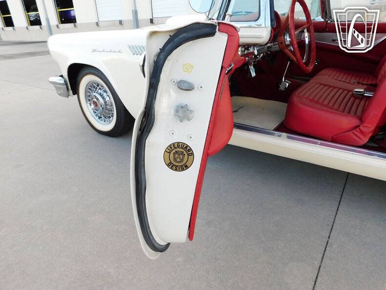 1957 Ford Thunderbird