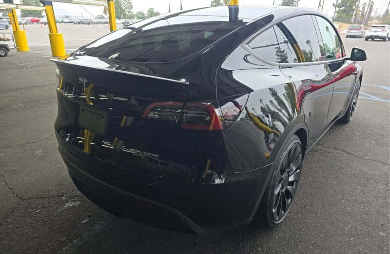2023 Tesla Model Y Performance