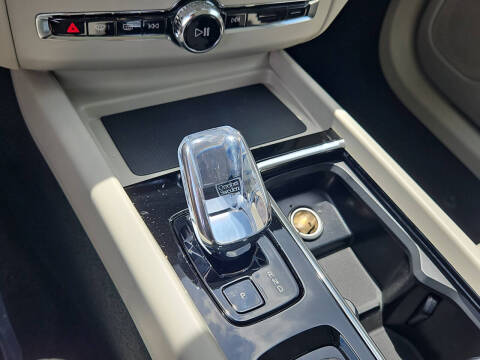 2026 Volvo XC60 B5 Ultra