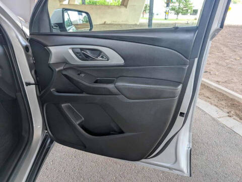 2022 Chevrolet Traverse LT Cloth