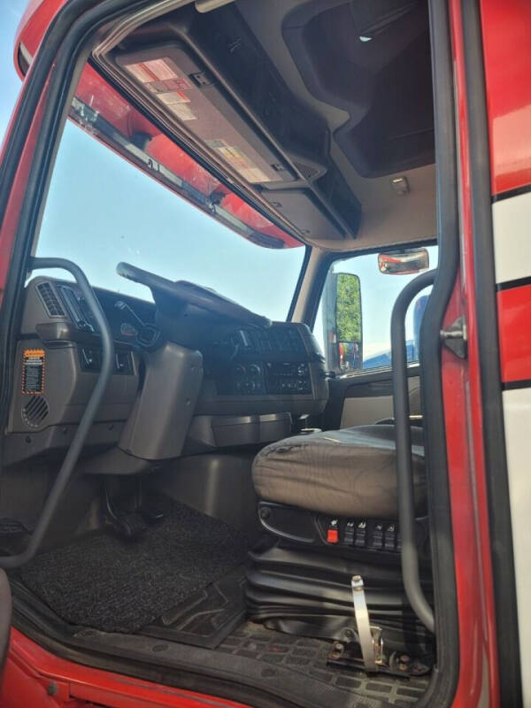 2017 Volvo VNL 780