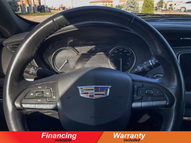 2023 Cadillac XT4 Premium Luxury