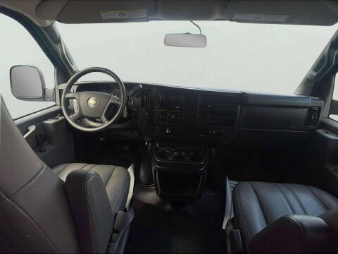 2017 Chevrolet Express 2500