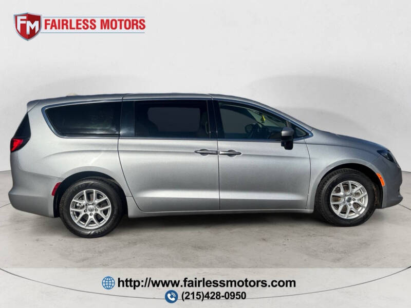 2021 Chrysler Voyager LX
