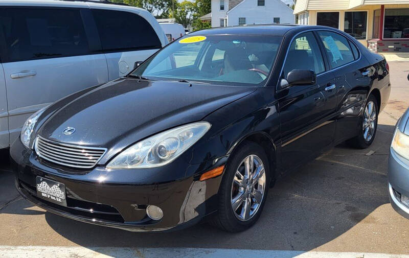 2005 Lexus ES 330 for sale at Corridor Motors in Cedar Rapids IA