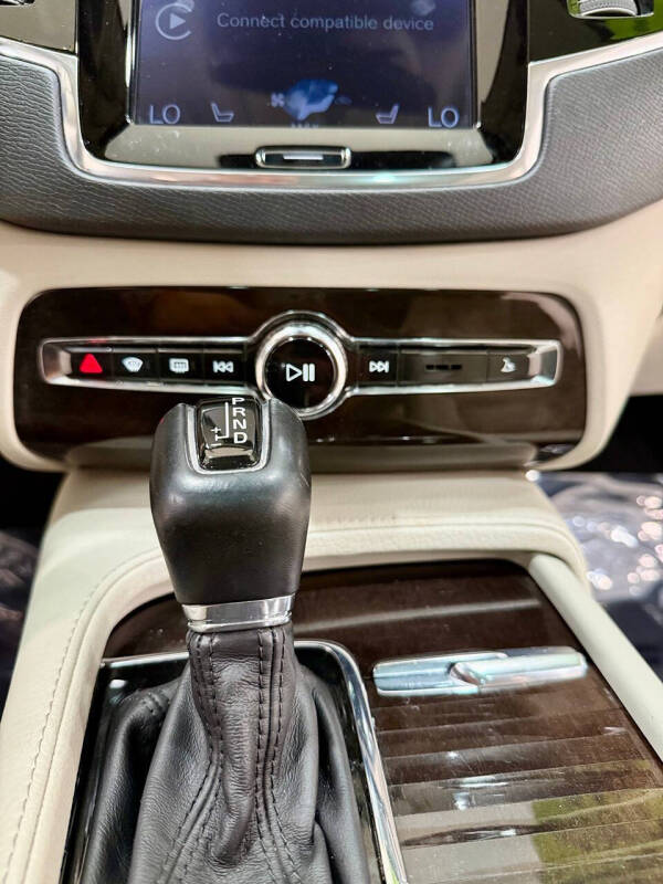 2018 Volvo XC90 T5 Momentum 7-Passenger