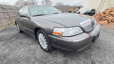 2003 Lincoln Town Car Signature