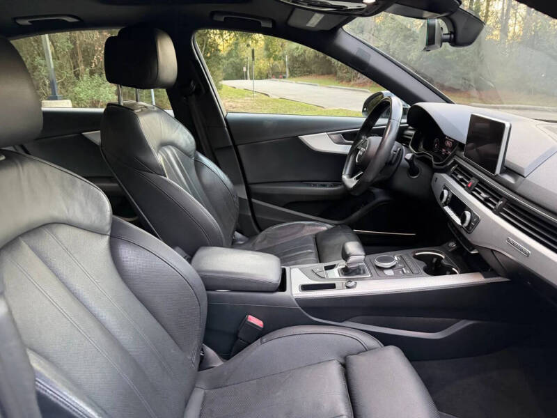 2017 Audi A4 2.0T quattro Premium Plus