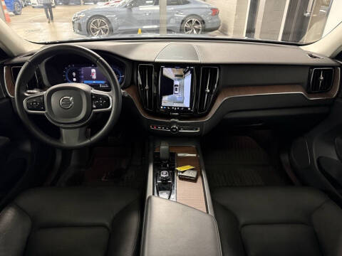 2023 Volvo XC60 Recharge T8 Plus Bright Theme