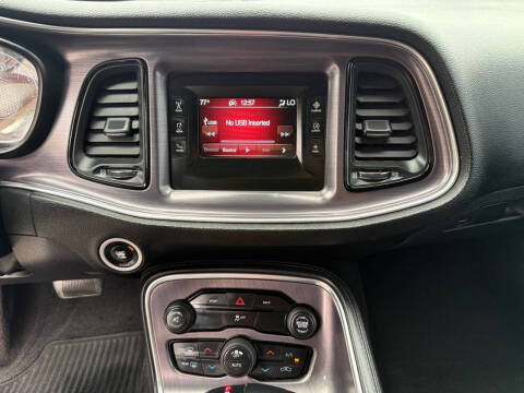 2016 Dodge Challenger SXT