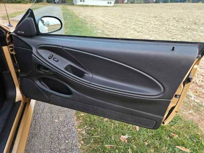 2000 Ford Mustang GT