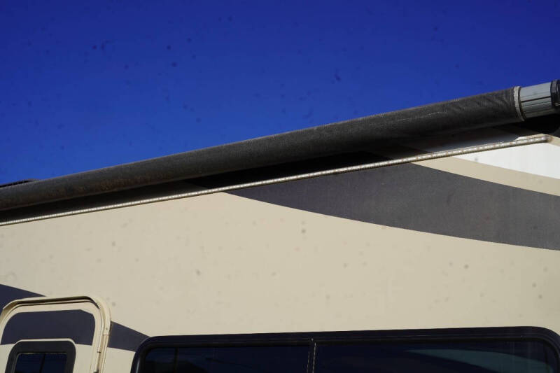 2018  Forest River  Coachmen Leprechaun