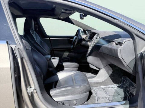 2015 Tesla Model S 70D