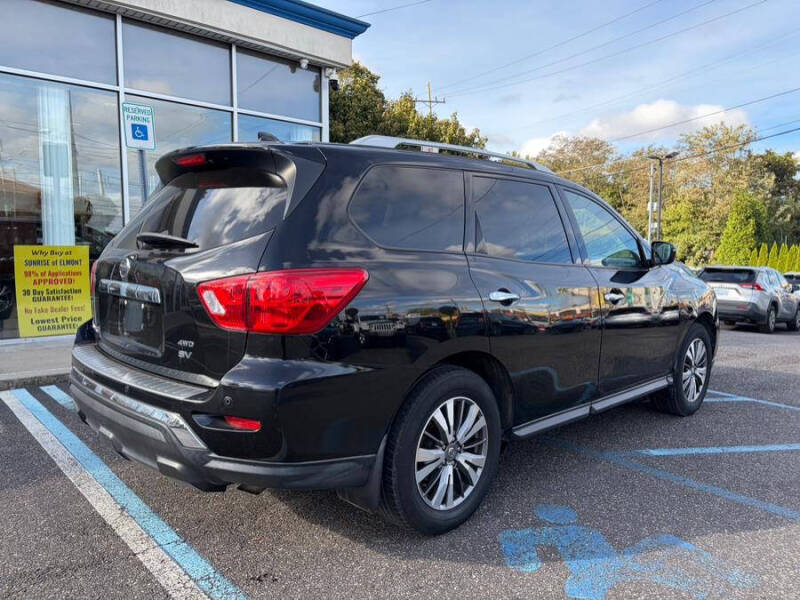 2020 Nissan Pathfinder SV
