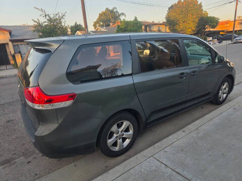 2013 Toyota Sienna L 7-Passenger