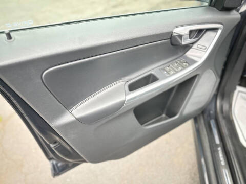 2015 Volvo XC60 T6 Drive-E