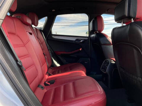 2017 Porsche Macan GTS