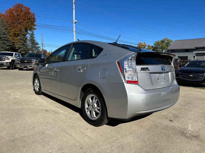 2010 Toyota Prius II photo 2