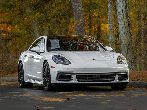 2017 Porsche Panamera 4