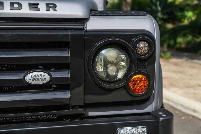 1984 Land Rover Defender
