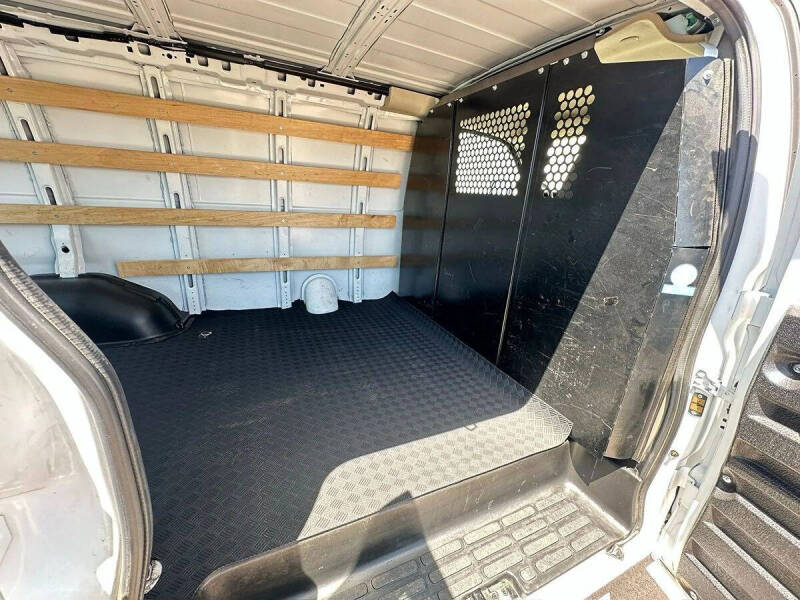 2023 GMC Savana 2500