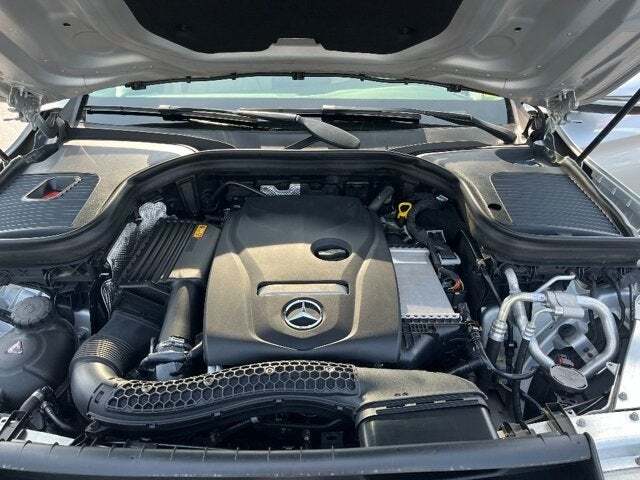 2019 Mercedes-Benz GLC 17