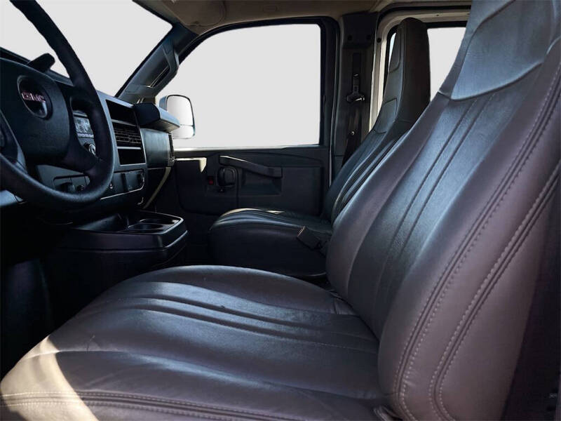 2022 GMC Savana 2500