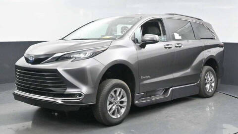 2024 Toyota Sienna XLE 7-Passenger