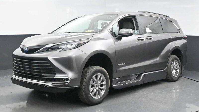 2024 Toyota Sienna XLE 7-Passenger